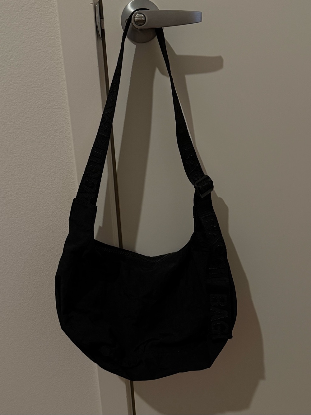 BAGGU Black Crescent Shoulder Bag with Branded Strap